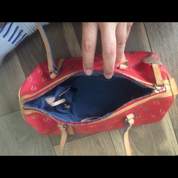 Dooney & Bourke purse - Picture 2 of 3